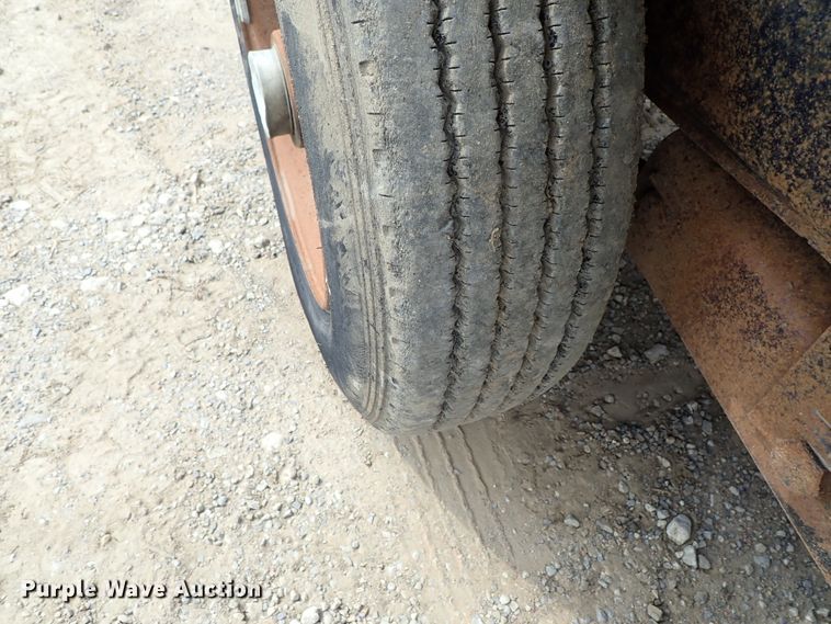 image for item DE0952 2008 Belshe equipment trailer