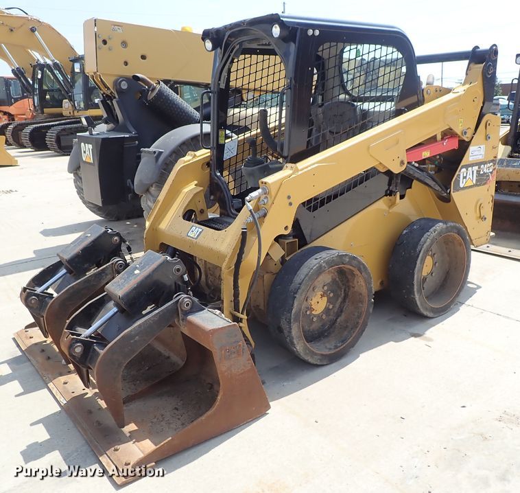 image for item DE0953 2015 Caterpillar 242D skid steer