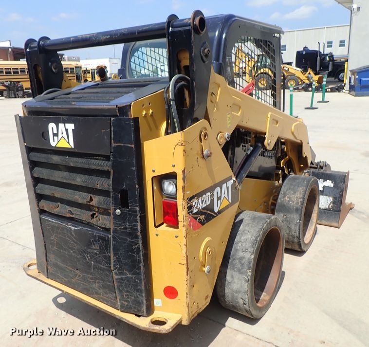 image for item DE0953 2015 Caterpillar 242D skid steer
