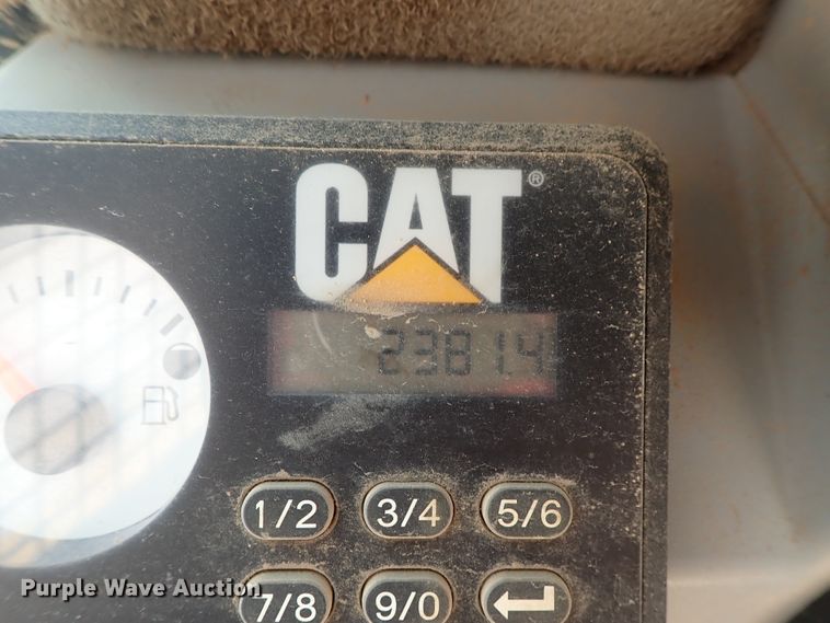 image for item DE0953 2015 Caterpillar 242D skid steer