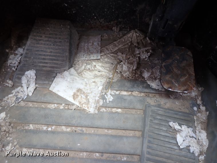 image for item DE0953 2015 Caterpillar 242D skid steer