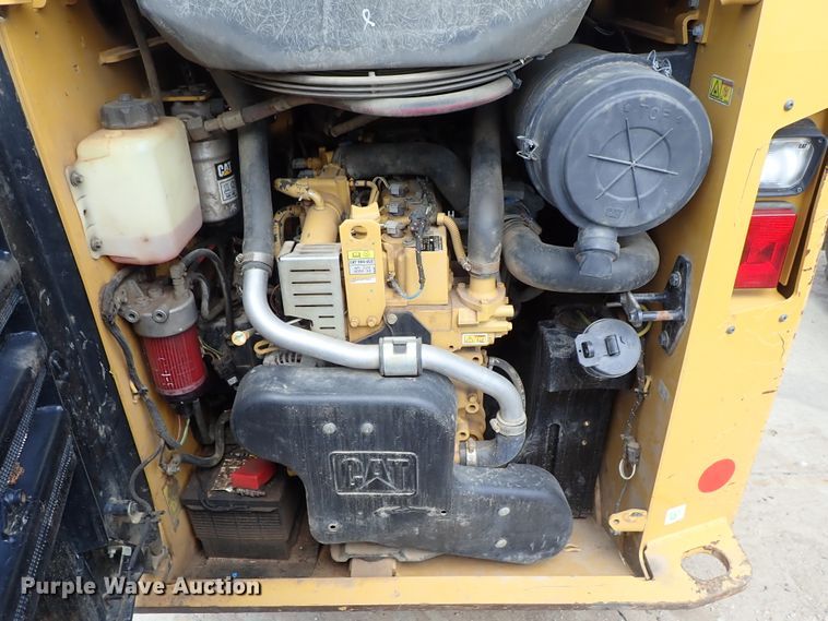 image for item DE0953 2015 Caterpillar 242D skid steer