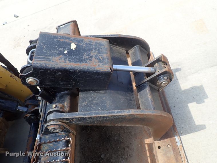 image for item DE0953 2015 Caterpillar 242D skid steer