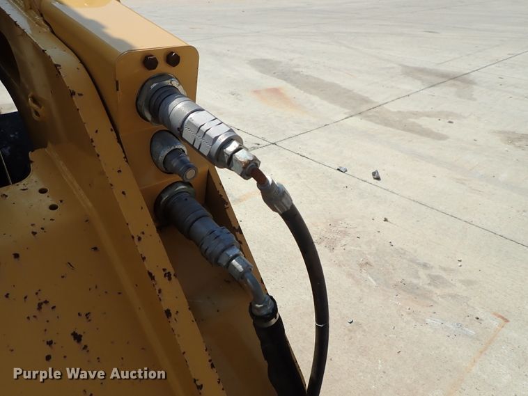 image for item DE0953 2015 Caterpillar 242D skid steer