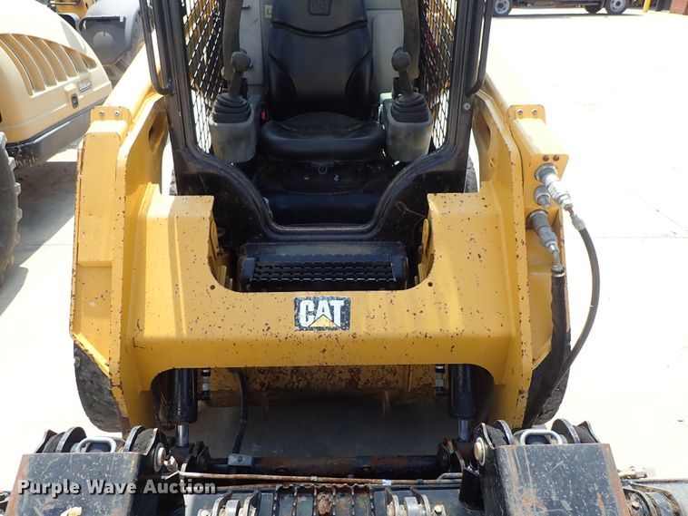 image for item DE0953 2015 Caterpillar 242D skid steer