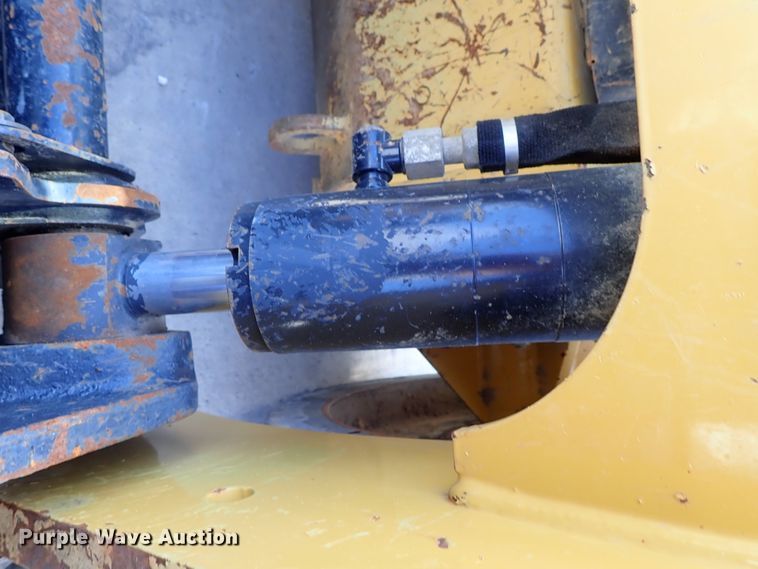 image for item DE0953 2015 Caterpillar 242D skid steer