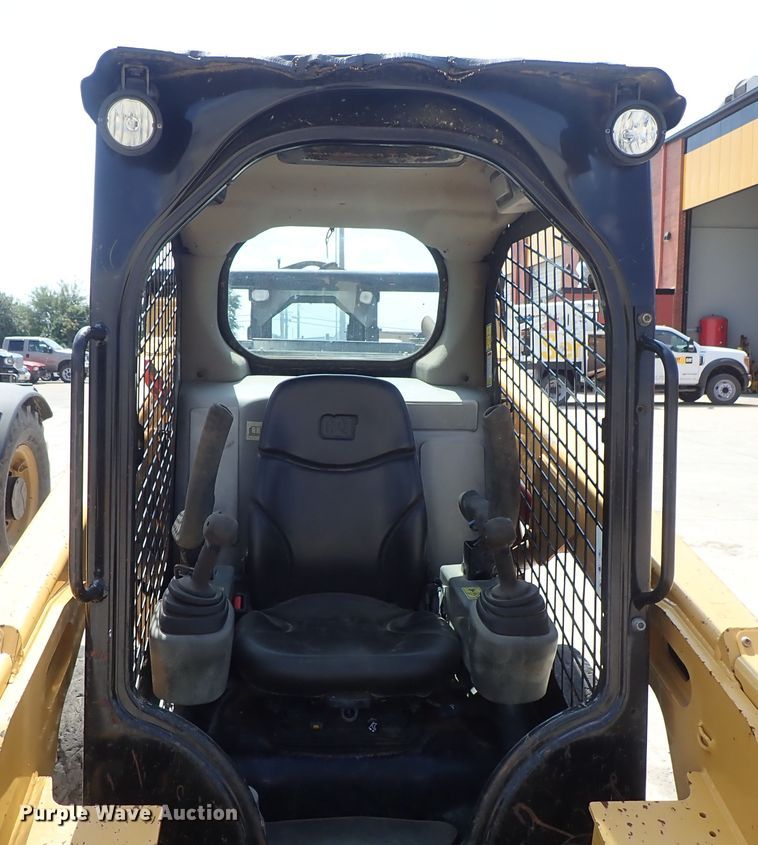 image for item DE0953 2015 Caterpillar 242D skid steer