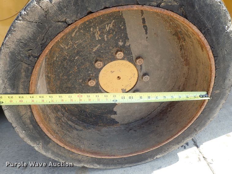 image for item DE0953 2015 Caterpillar 242D skid steer