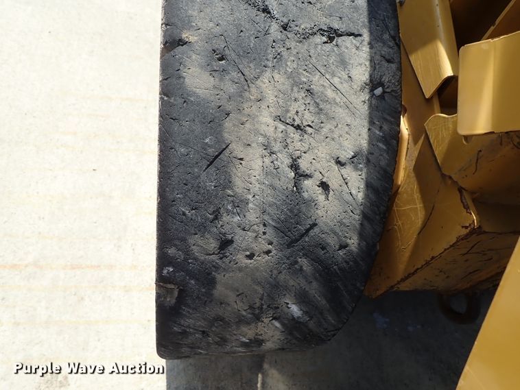 image for item DE0953 2015 Caterpillar 242D skid steer