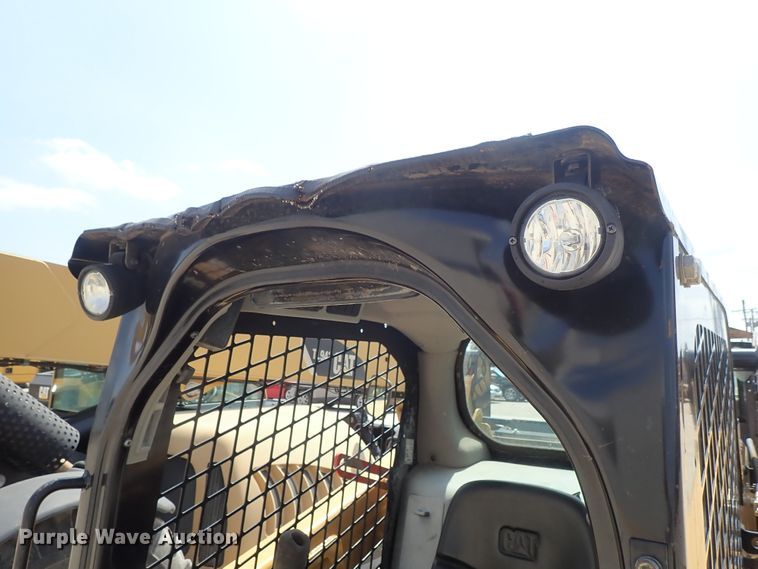 image for item DE0953 2015 Caterpillar 242D skid steer