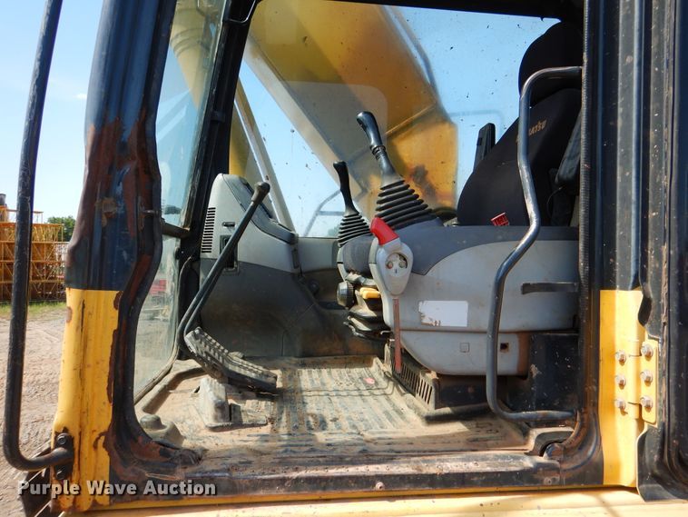 image for item DE4009 2003 Komatsu PC220LC excavator