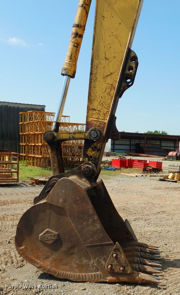 image for item DE4009 2003 Komatsu PC220LC excavator