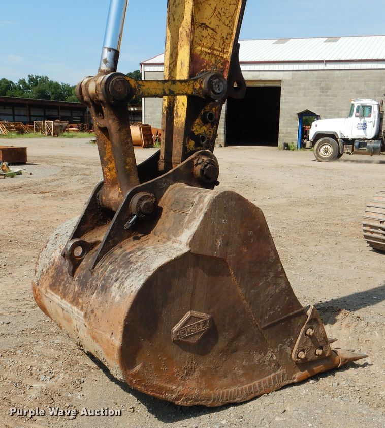 image for item DE4009 2003 Komatsu PC220LC excavator