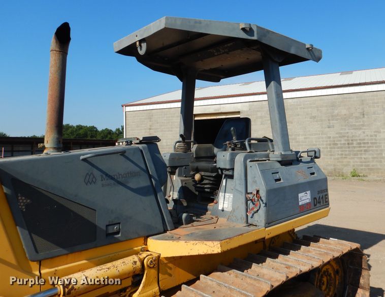 image for item DE4012 2001 Komatsu D41E dozer