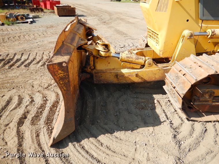 image for item DE4012 2001 Komatsu D41E dozer