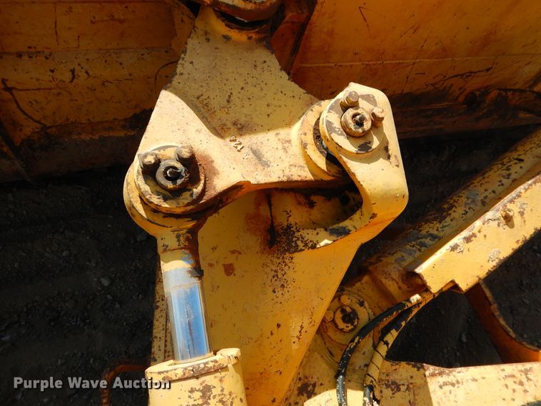 image for item DE4012 2001 Komatsu D41E dozer