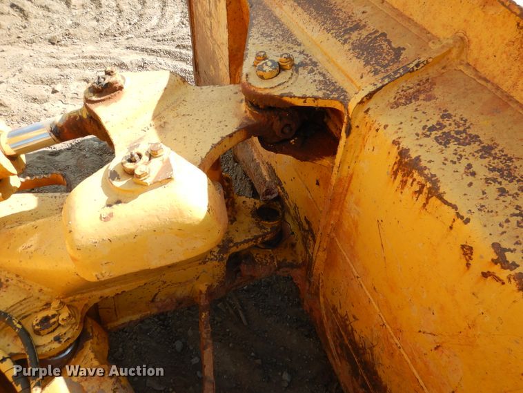 image for item DE4012 2001 Komatsu D41E dozer