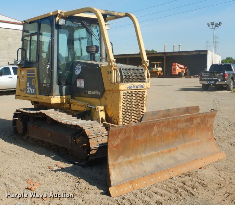 image for item DE4013 2006 Komatsu D37EX-21A dozer