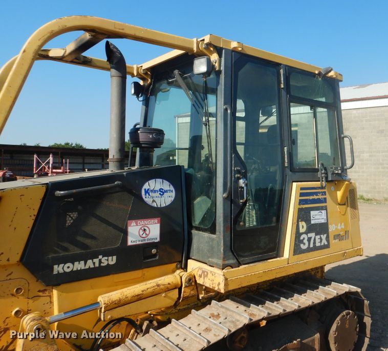 image for item DE4013 2006 Komatsu D37EX-21A dozer