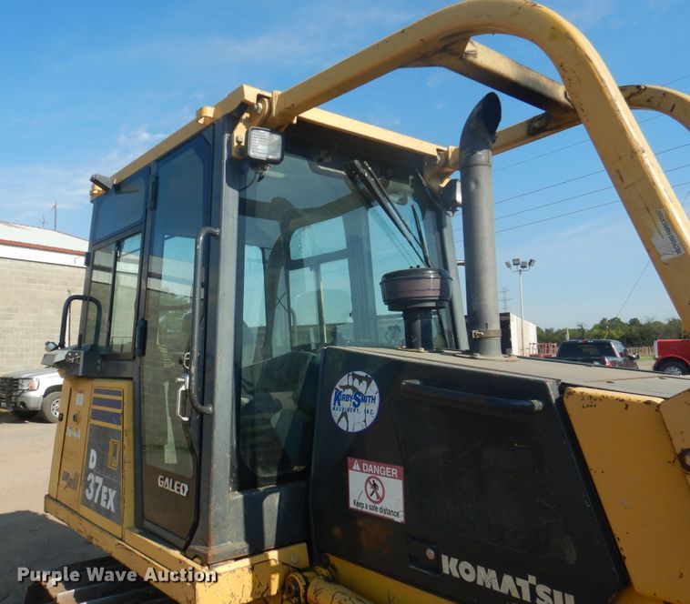 image for item DE4013 2006 Komatsu D37EX-21A dozer