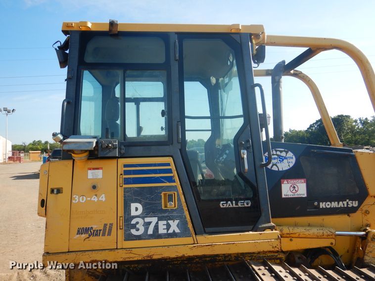 image for item DE4013 2006 Komatsu D37EX-21A dozer