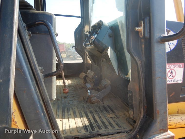 image for item DE4013 2006 Komatsu D37EX-21A dozer