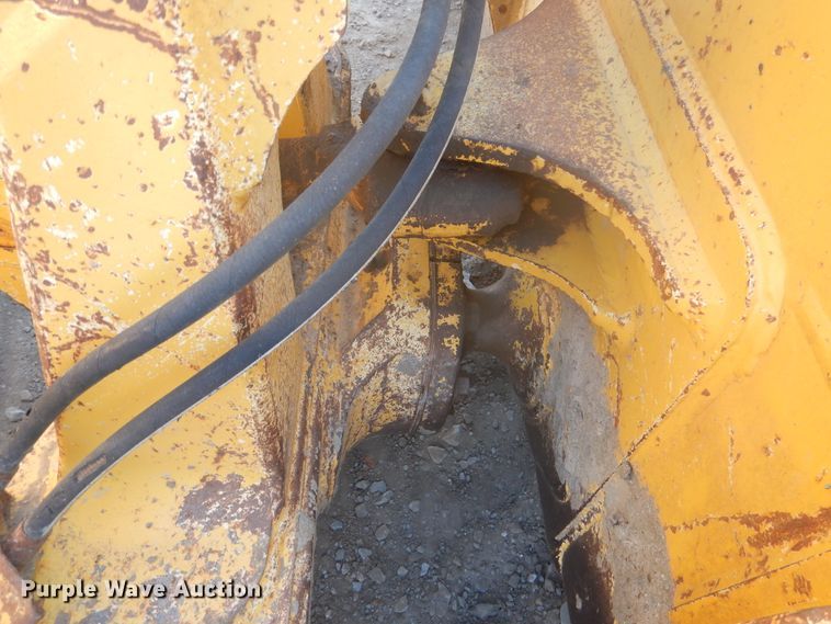 image for item DE4013 2006 Komatsu D37EX-21A dozer