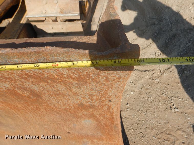 image for item DE4013 2006 Komatsu D37EX-21A dozer