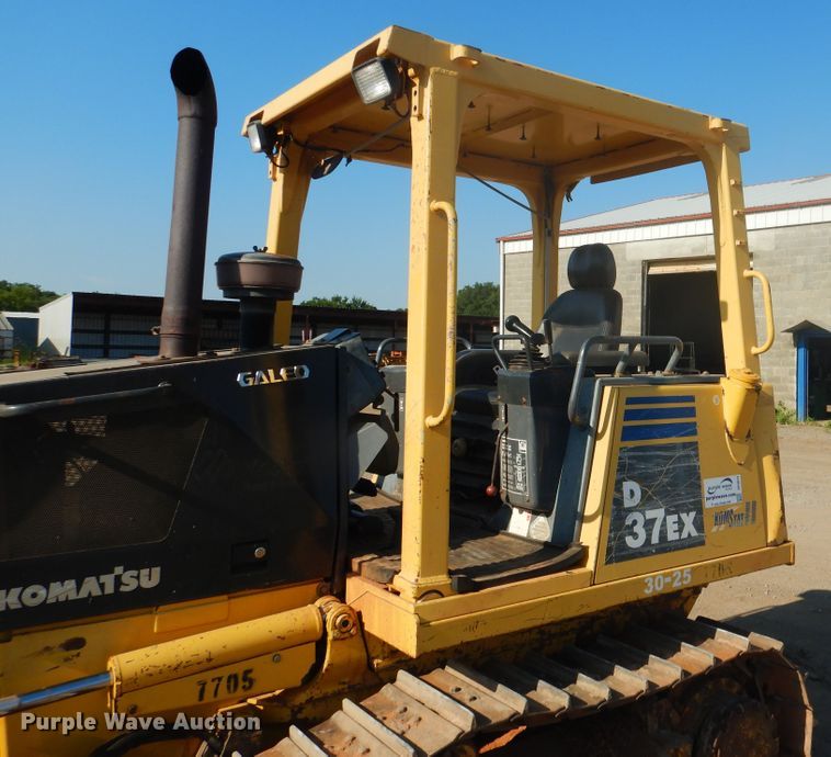 image for item DE4014 2005 Komatsu D37EX-21 dozer