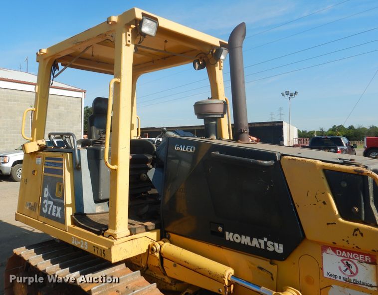 image for item DE4014 2005 Komatsu D37EX-21 dozer