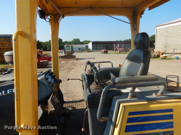 image for item DE4014 2005 Komatsu D37EX-21 dozer