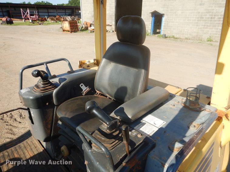 image for item DE4014 2005 Komatsu D37EX-21 dozer