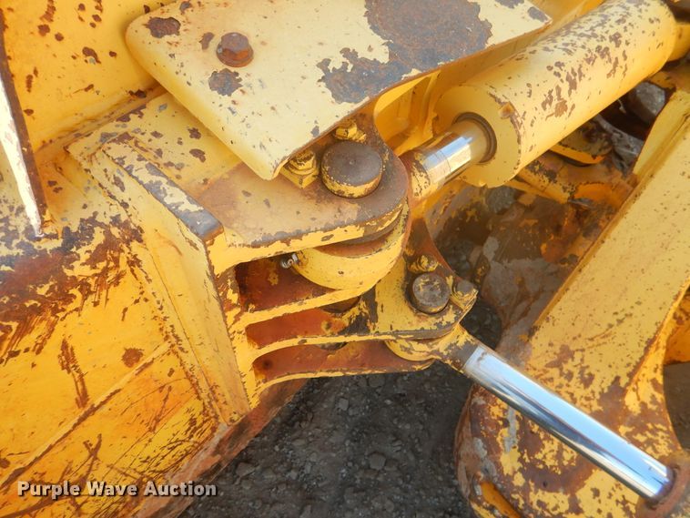 image for item DE4014 2005 Komatsu D37EX-21 dozer