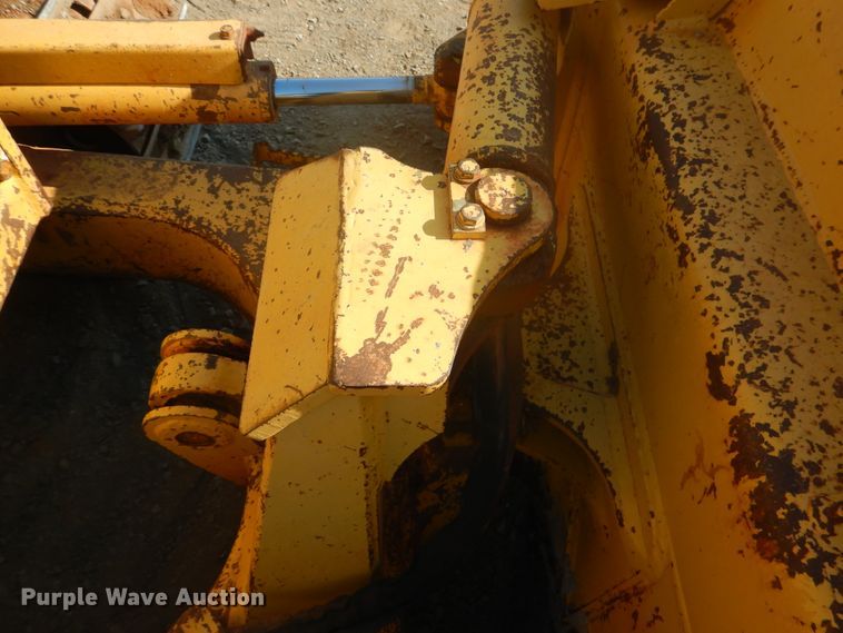image for item DE4014 2005 Komatsu D37EX-21 dozer