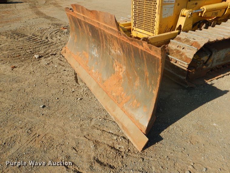 image for item DE4014 2005 Komatsu D37EX-21 dozer
