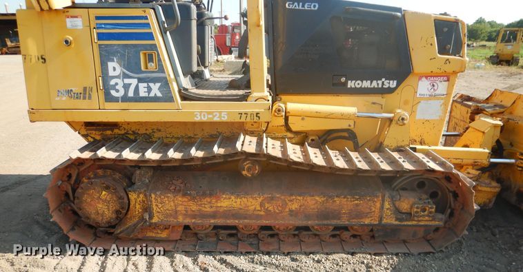 image for item DE4014 2005 Komatsu D37EX-21 dozer