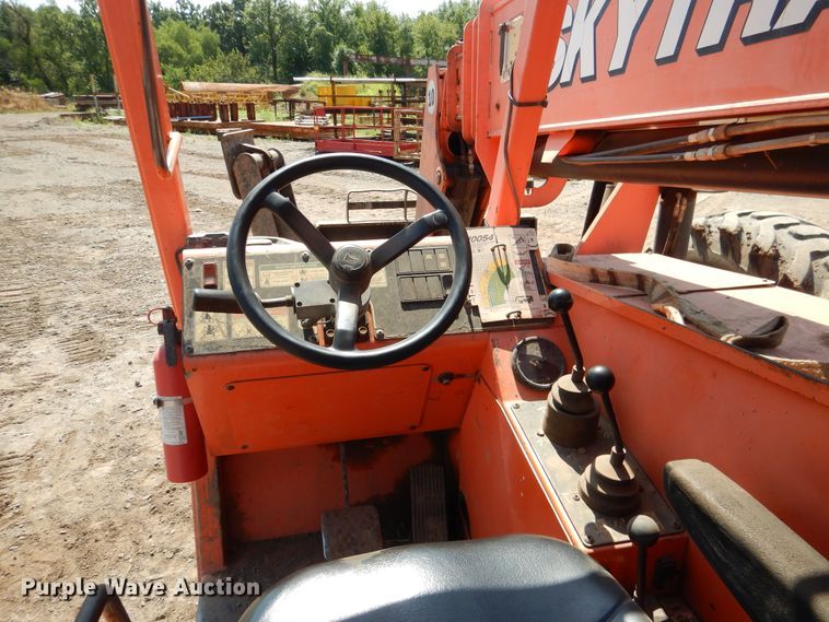 image for item DE4015 2006 Sky Trak 10054 telehandler