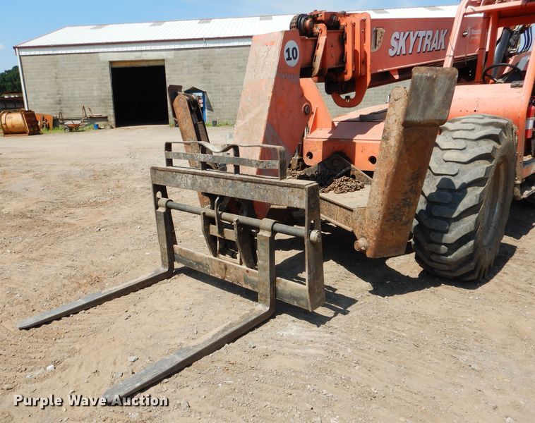 image for item DE4015 2006 Sky Trak 10054 telehandler