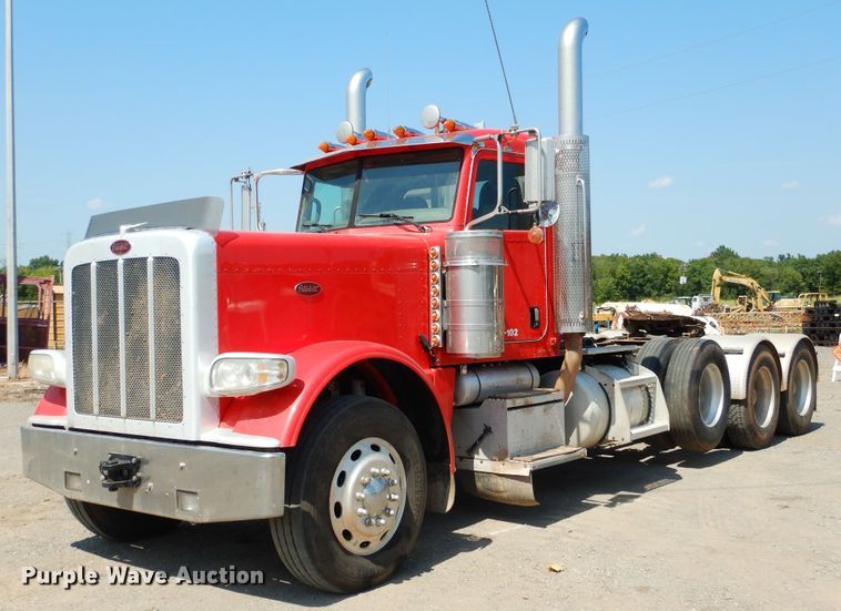 image for item DE4016 2008 Peterbilt 389 semi truck
