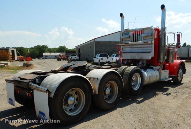 image for item DE4016 2008 Peterbilt 389 semi truck