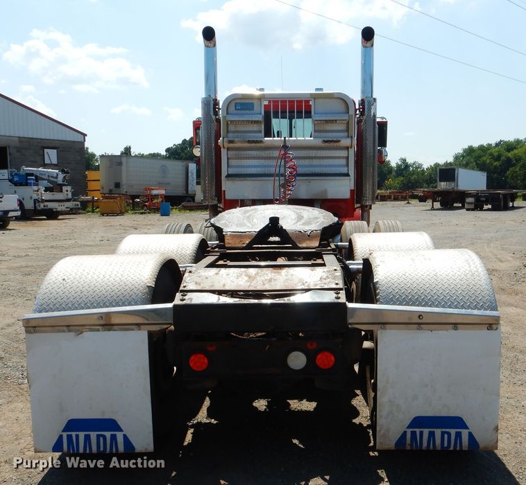 image for item DE4016 2008 Peterbilt 389 semi truck