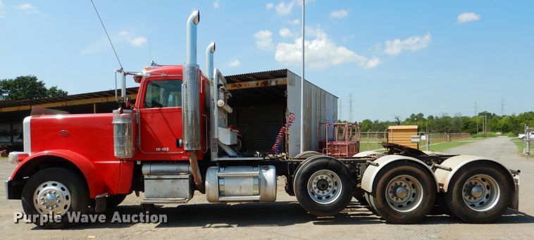 image for item DE4016 2008 Peterbilt 389 semi truck