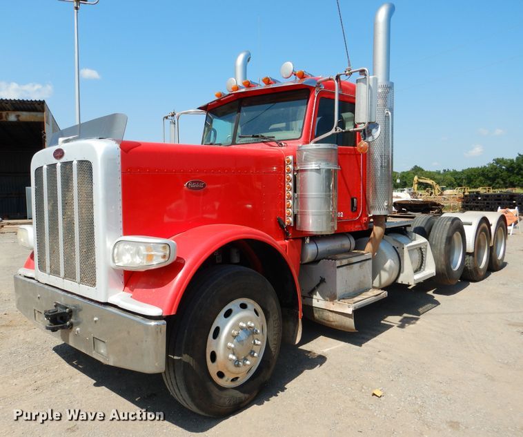 image for item DE4016 2008 Peterbilt 389 semi truck