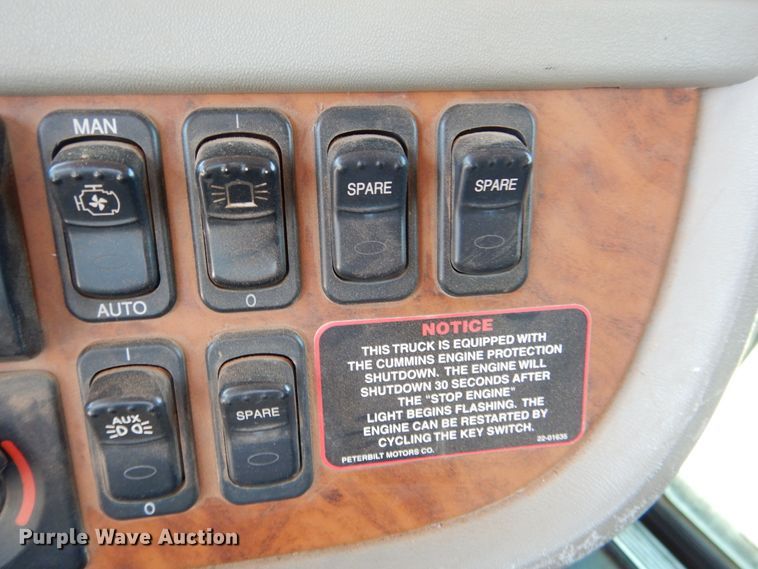 image for item DE4016 2008 Peterbilt 389 semi truck