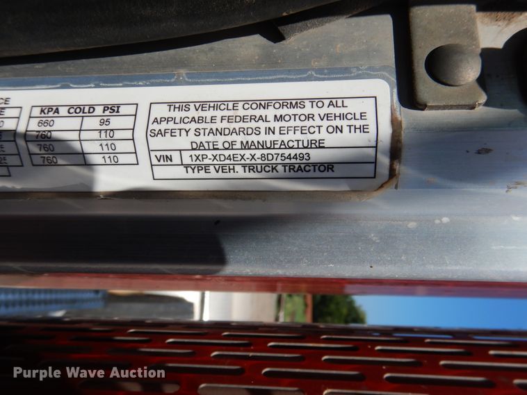 image for item DE4016 2008 Peterbilt 389 semi truck