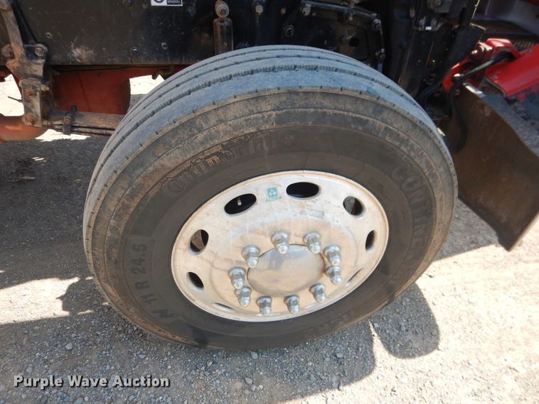 image for item DE4016 2008 Peterbilt 389 semi truck