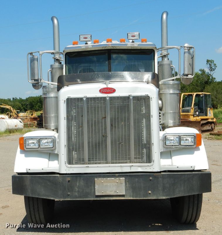 image for item DE4017 2007 Peterbilt 379 semi truck