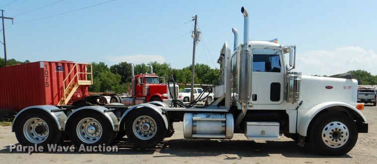 image for item DE4017 2007 Peterbilt 379 semi truck