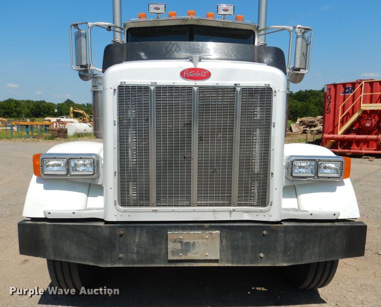 image for item DE4017 2007 Peterbilt 379 semi truck