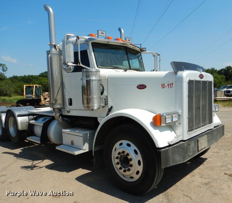 image for item DE4017 2007 Peterbilt 379 semi truck